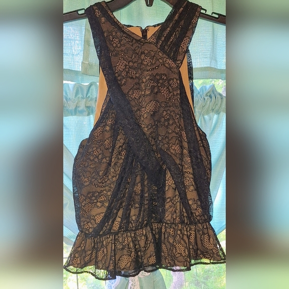 NWOT Veronica Beard Kailani Lace Halter Top - Picture 6 of 10